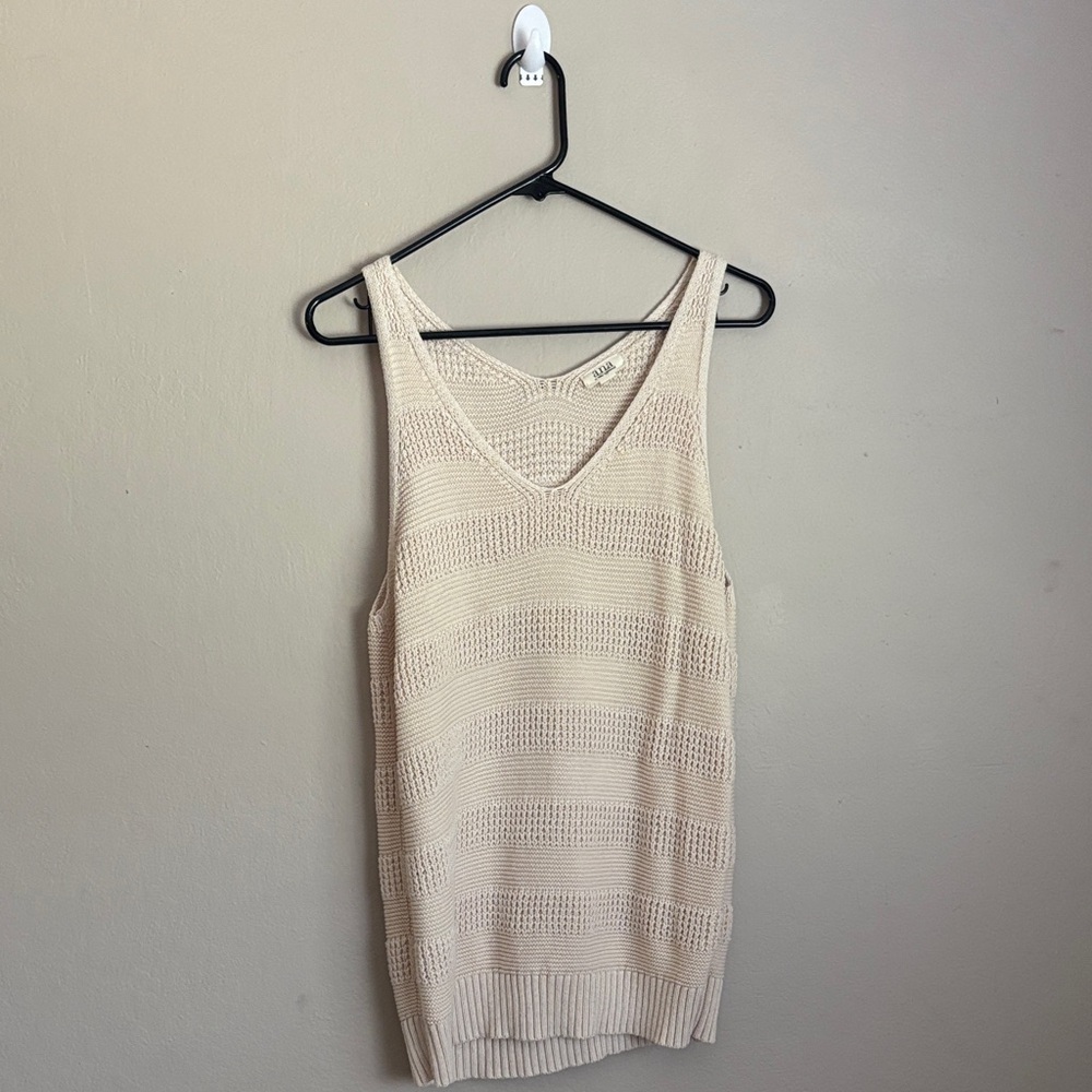 A.N.A Cream Knit Sleeveless Top Size Medium
